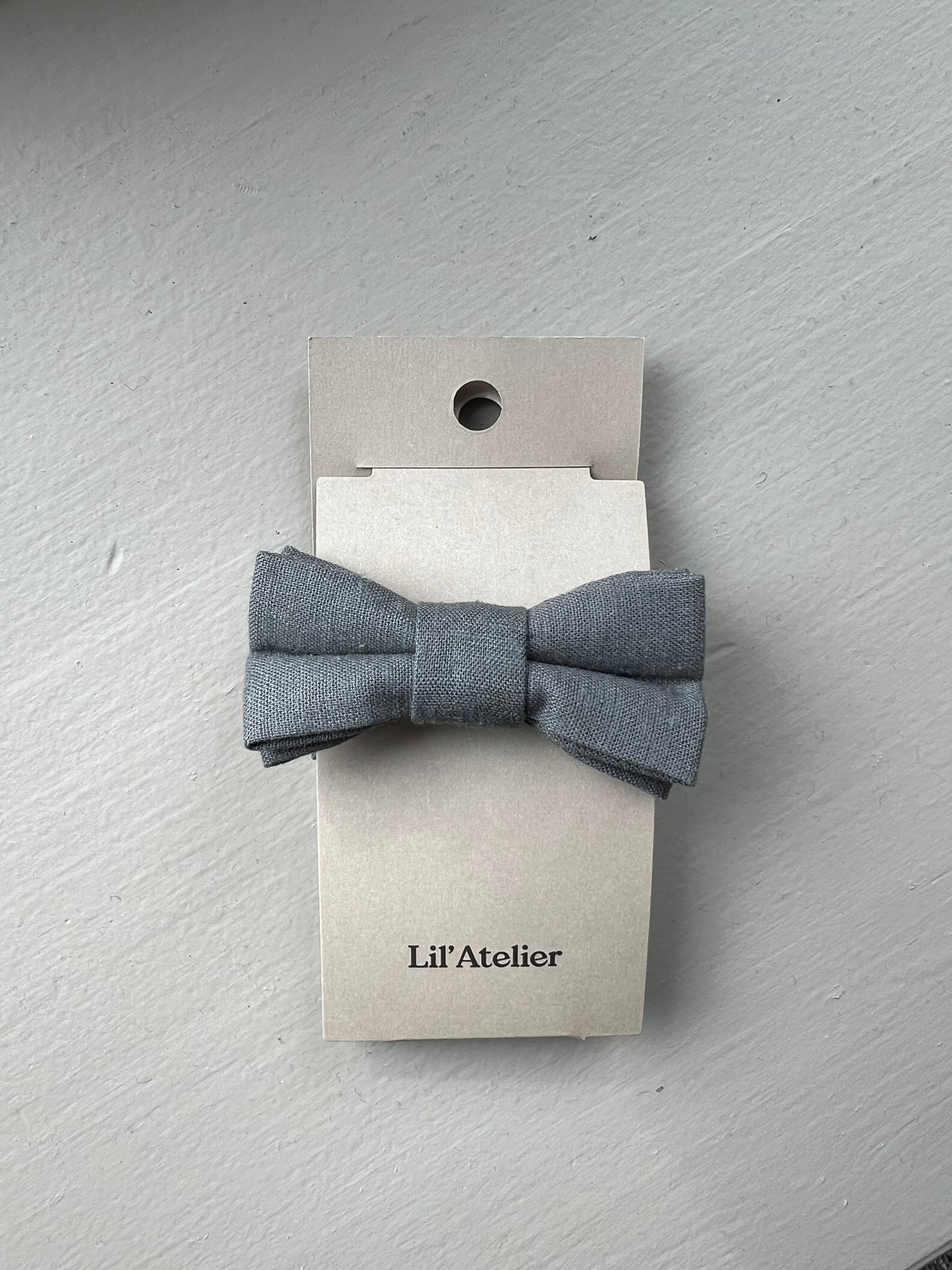 Lil Atelier | Felix Bowtie justerbar sløyfe - Quiet Shade