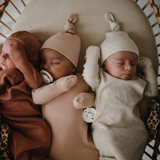 Mushie | Ribbed Knotted Baby Gown - Pysj