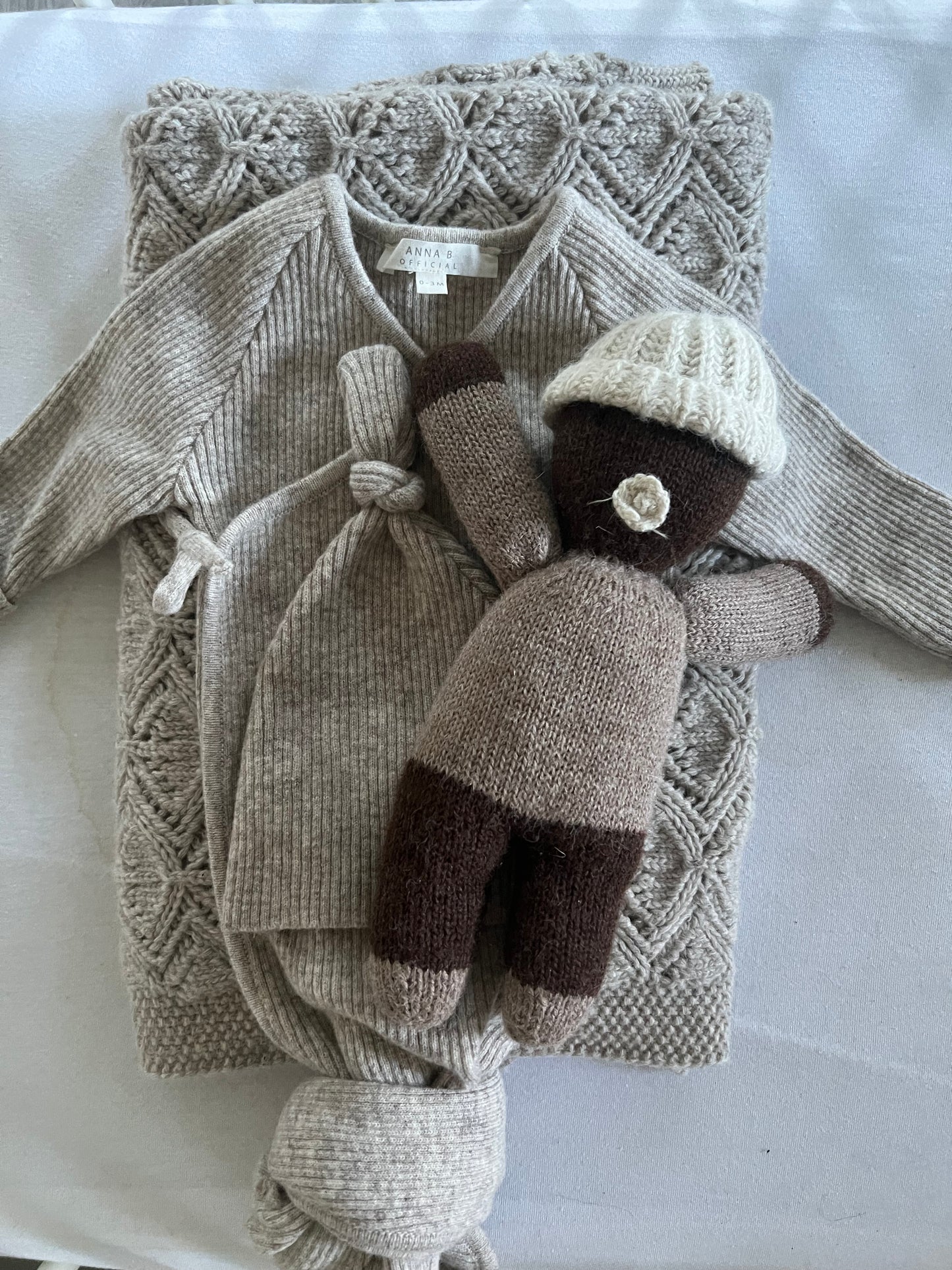 Anna b Official | Hazel Knyttet Babypysj - Beige Melange
