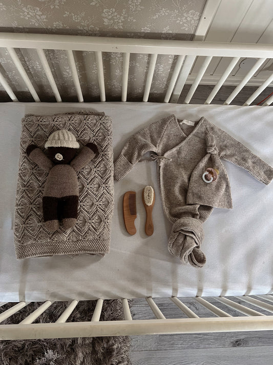 Anna b Official | Hazel Knyttet Babypysj - Beige Melange