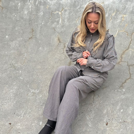 Stories from the atelier by cph | As A Hug Skjorte - Black/cream