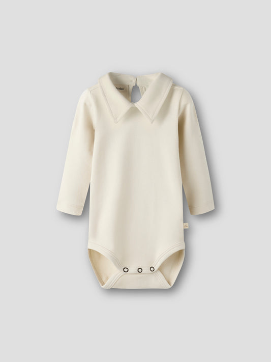 Lil Atelier Fundo body med krage til baby – Turtledove