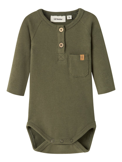 Lil Atelier BABY | Luno Slim Body - Winter Moss