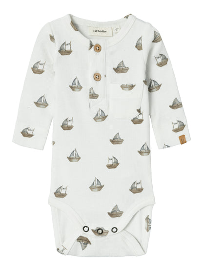 Lil Atelier Baby | Gavo bomulls body - Coconut Milk/Boat