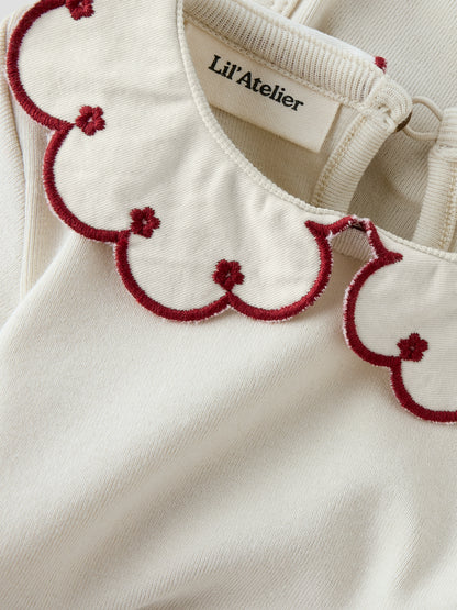 Lil Atelier Baby | Fundo Slim Body - Red Dahlia