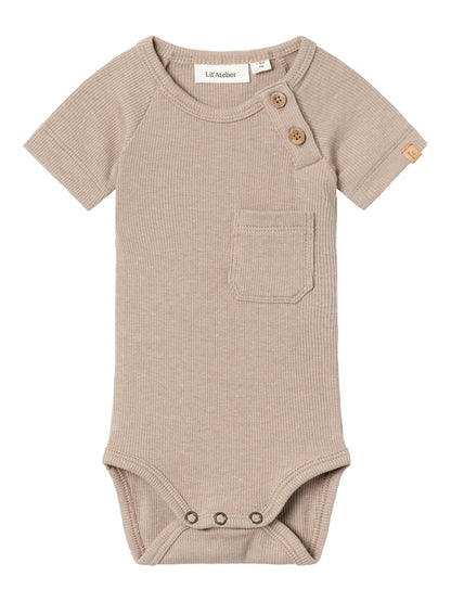 Lil Atelier Baby | Gago Slim Kortermet Body - Mocha Meringue