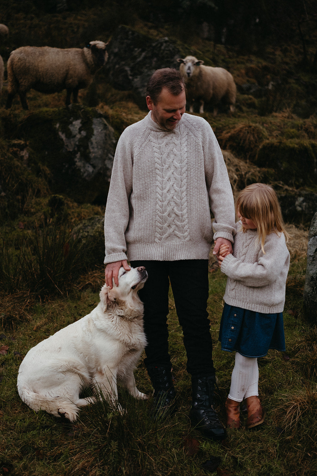 Anna b Official Voksen | Bjork Unisex Strikket ullgenser - Beige Melange