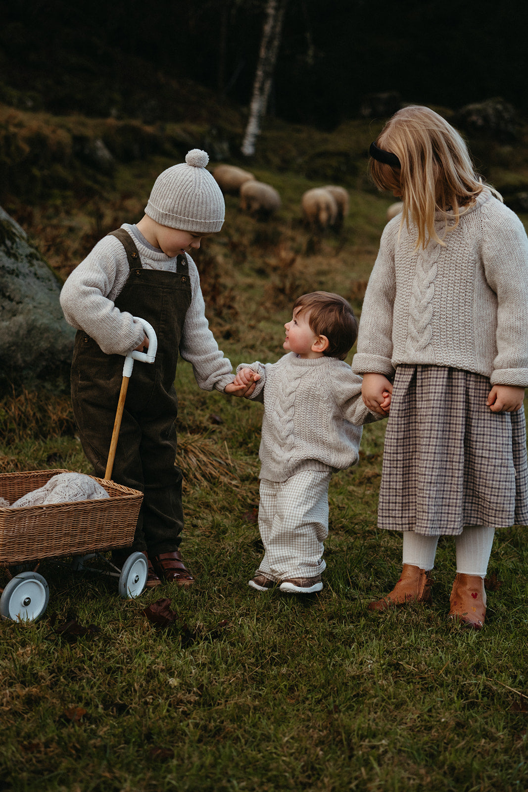 Anna b Official | Bjork Unisex Strikket Ullgenser Mini - Beige Melange