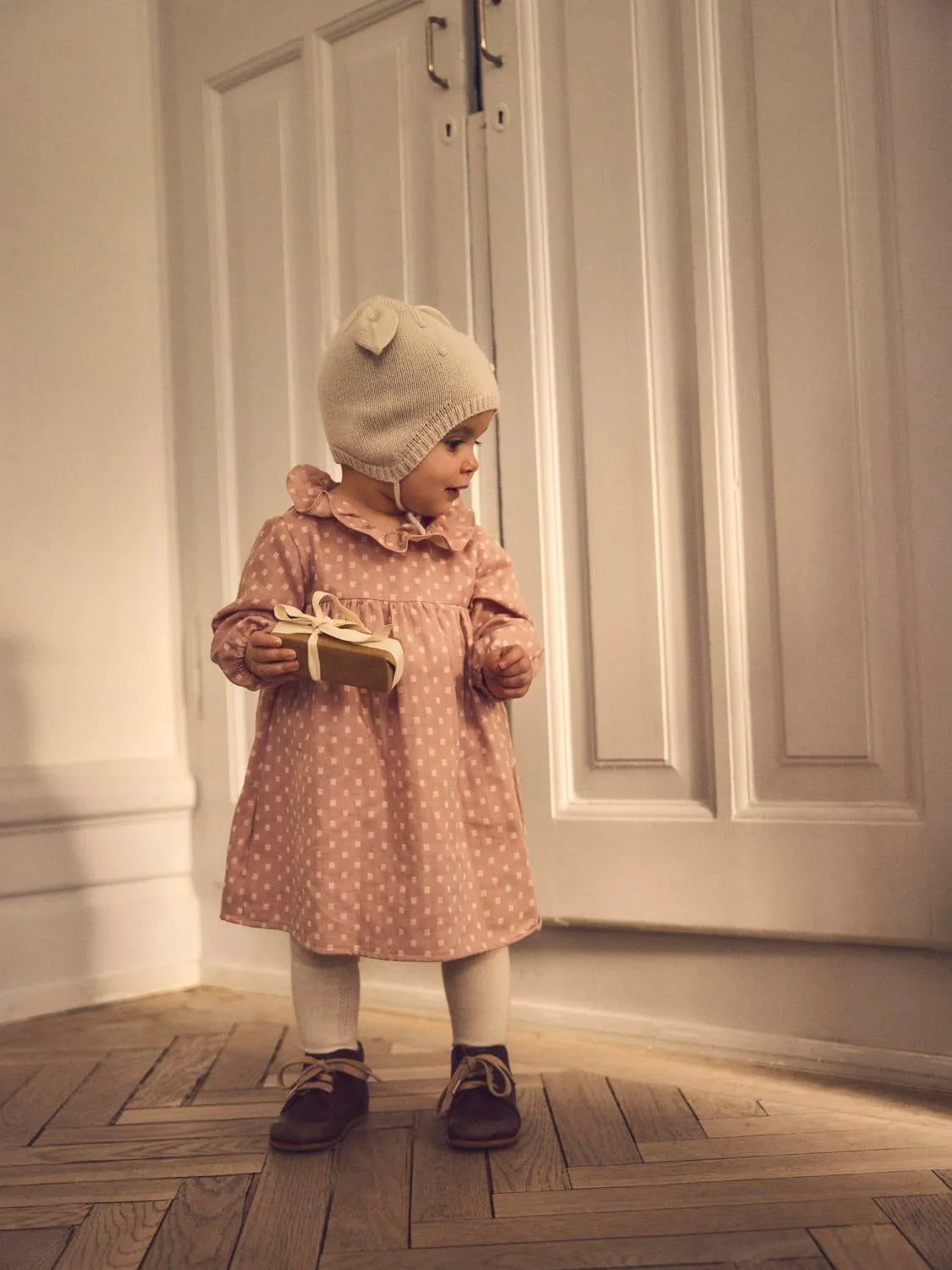 Lil Atelier Baby | Strikket lue i Cashmere - Turtledove DEER