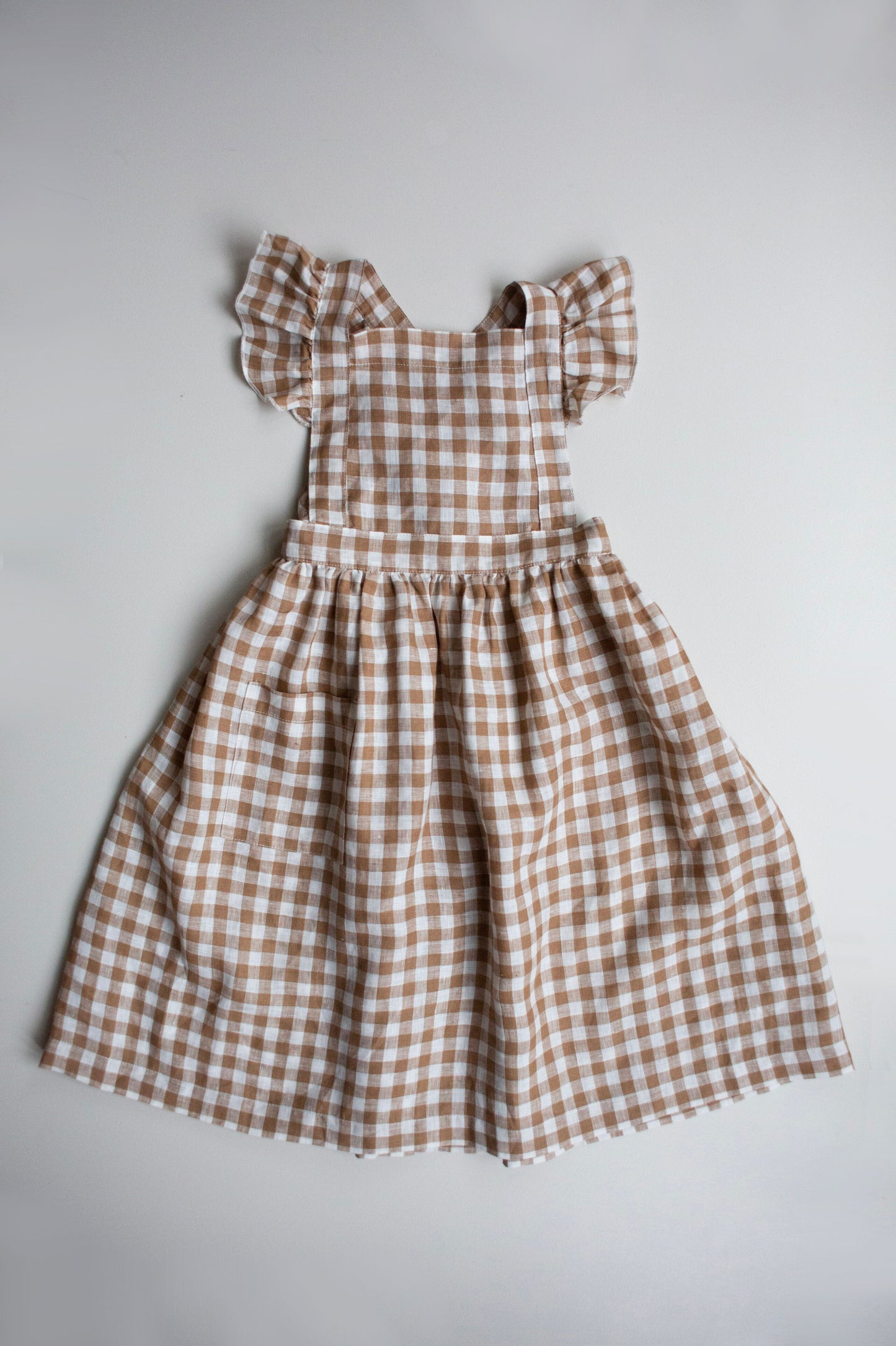 The Simple Folk | The Gingham Pinafore Kjole